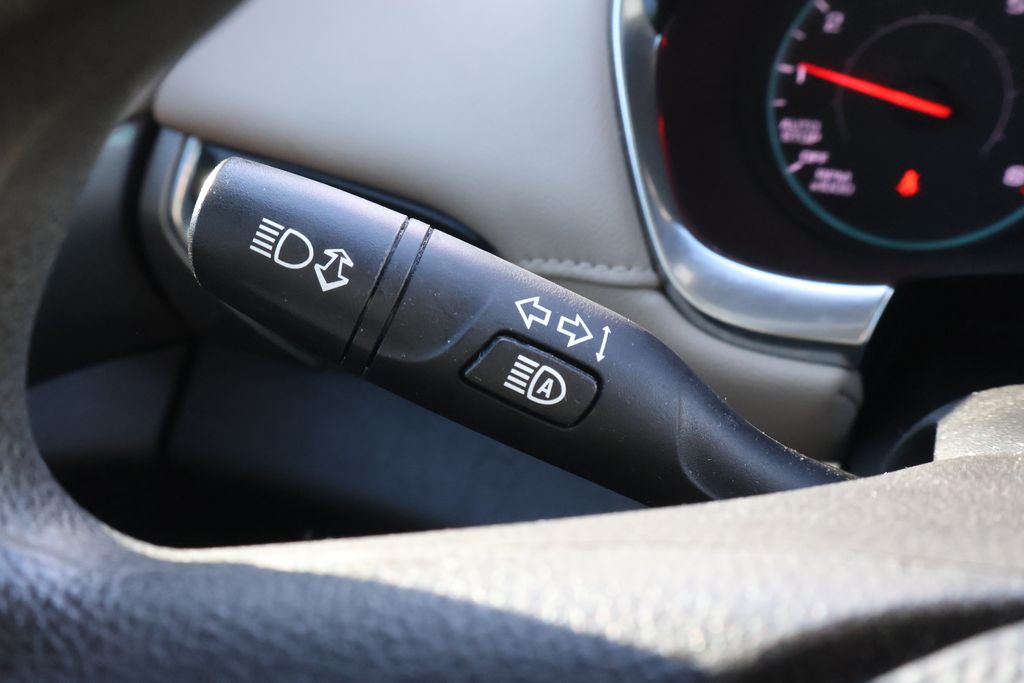 Thumbnail: 2023 Chevrolet Traverse - 19