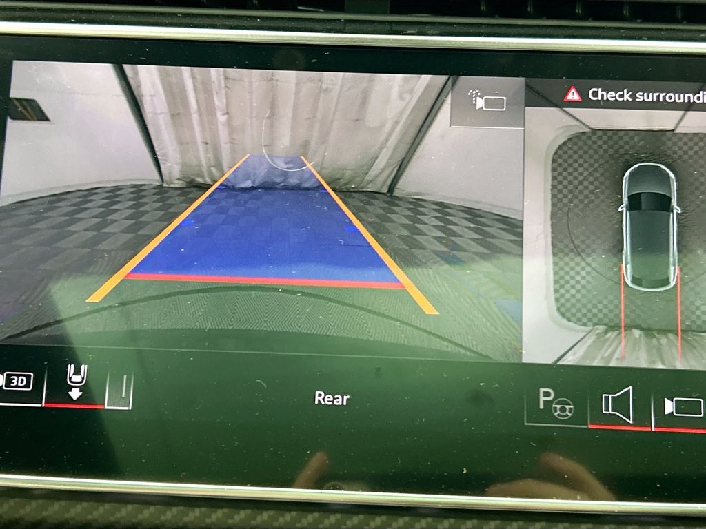 Thumbnail: 2026 Audi SQ8 - 15