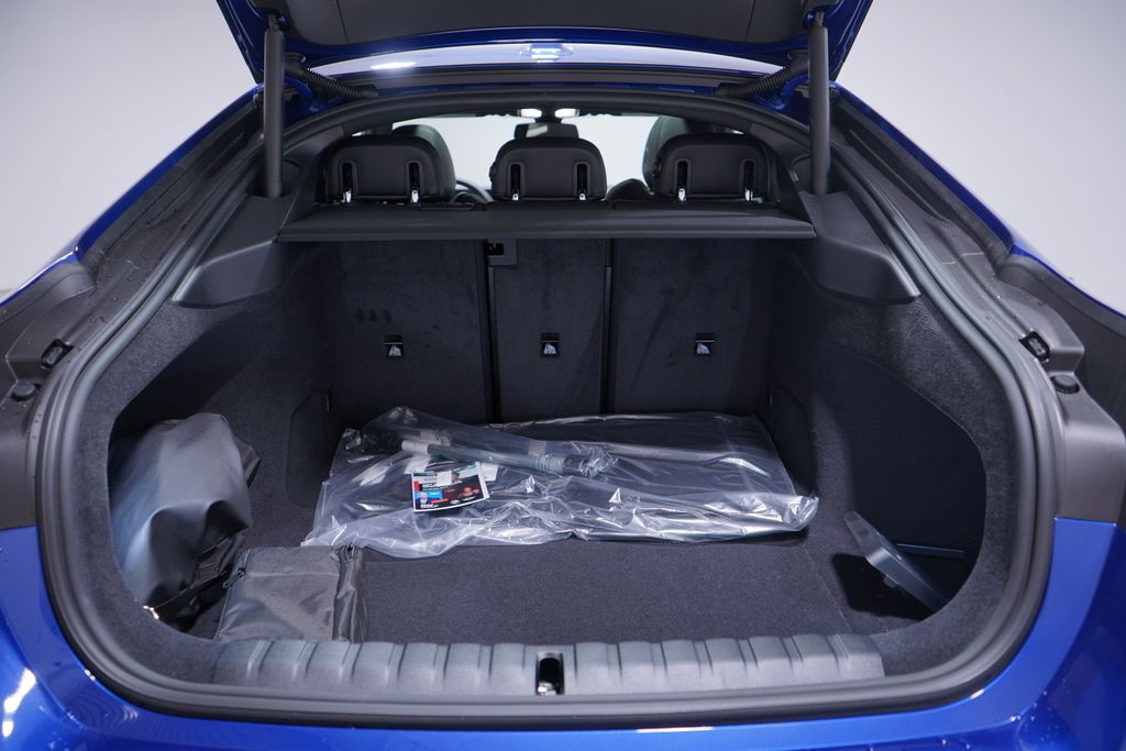 Thumbnail: 2025 BMW i4 - 13