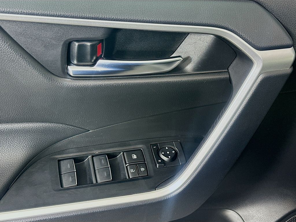 Thumbnail: 2024 Toyota RAV4 - 18