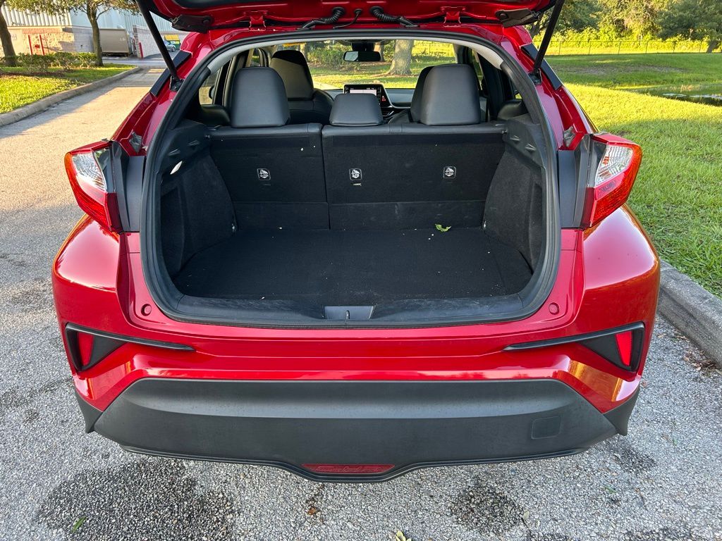 Thumbnail: 2021 Toyota C-HR - 10