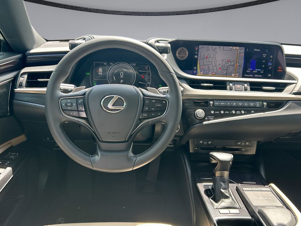 Thumbnail: 2021 Lexus ES - 21