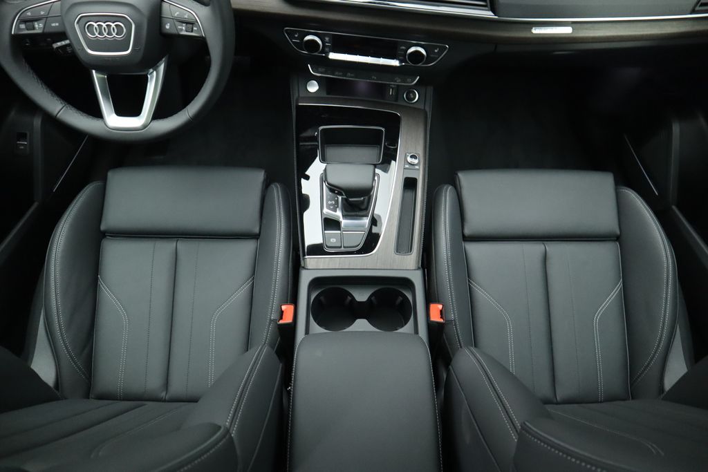 Thumbnail: 2025 Audi Q5 - 18