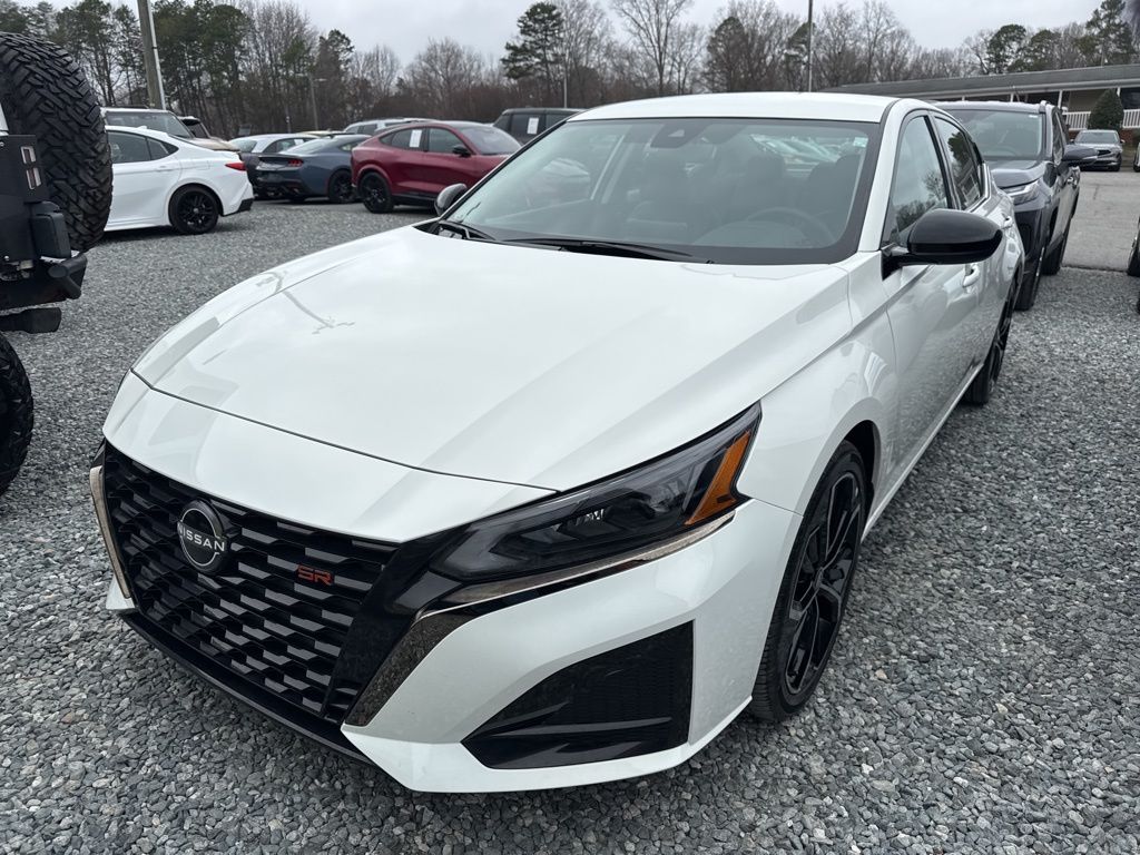 2025 Nissan Altima 2.5 SR's photo