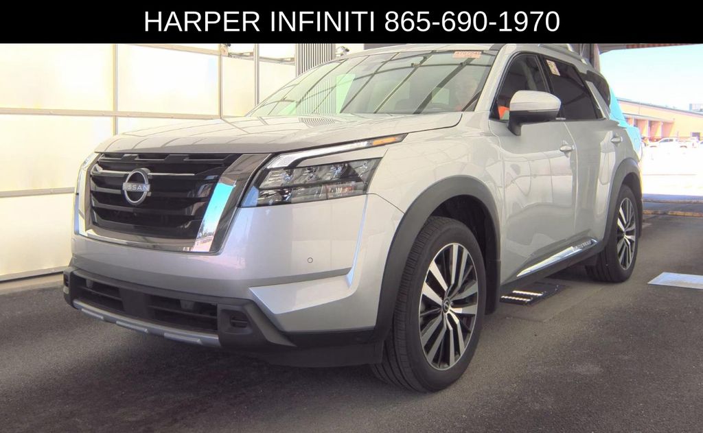 Brilliant Silver Metallic 2025 Nissan Pathfinder SUV / Crossover Front-Wheel Drive 9-Speed Automatic