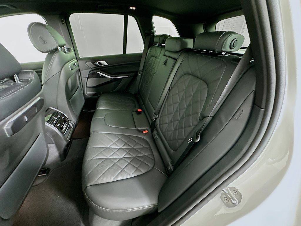 Thumbnail: 2026 BMW X5 - 17
