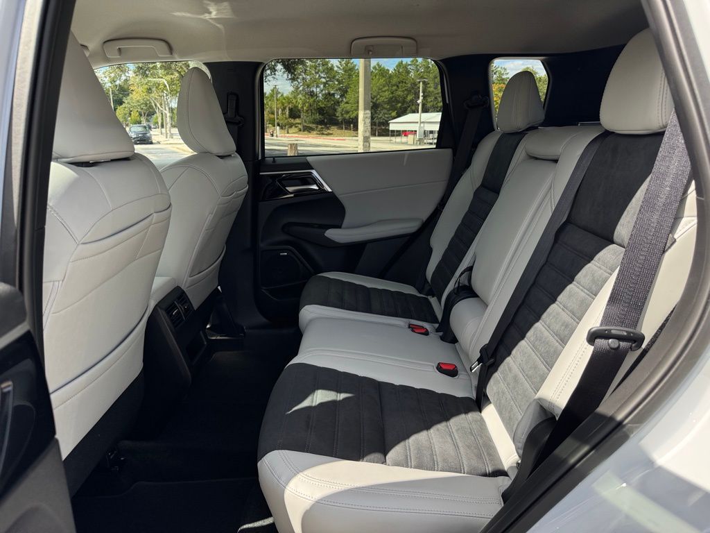 New 2025 Mitsubishi Outlander SUV