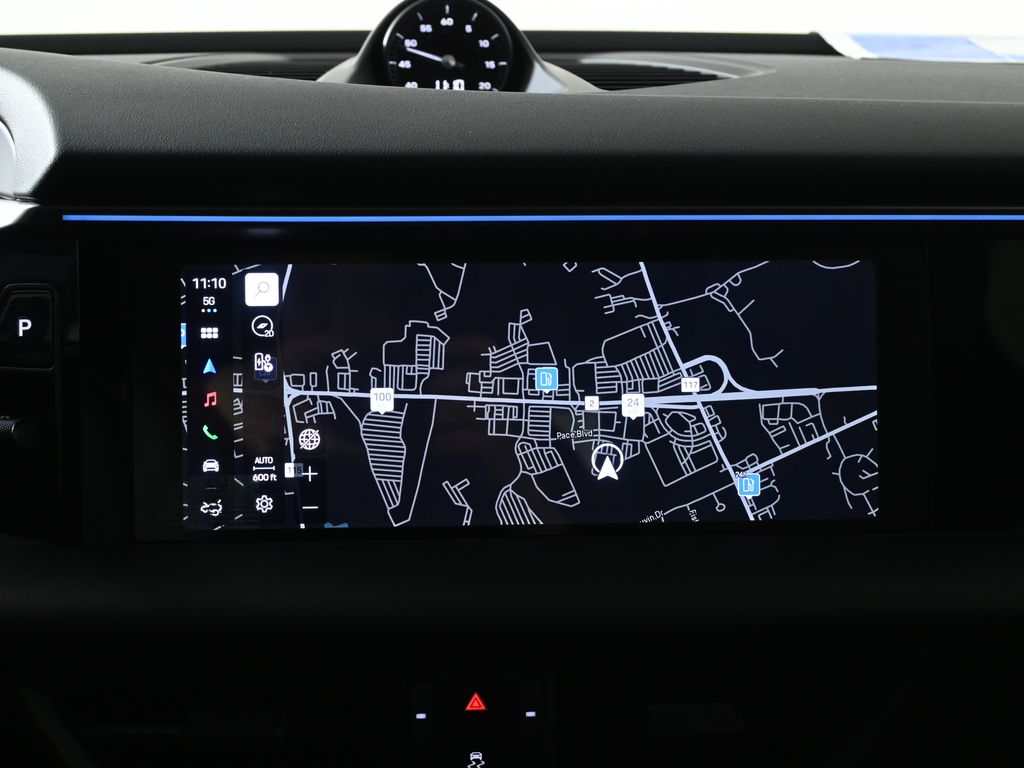 Thumbnail: 2026 Porsche Macan - 23