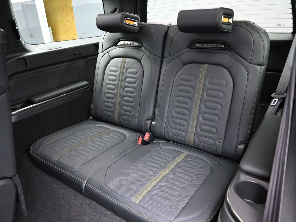 2024 Rivian R1S Adventure