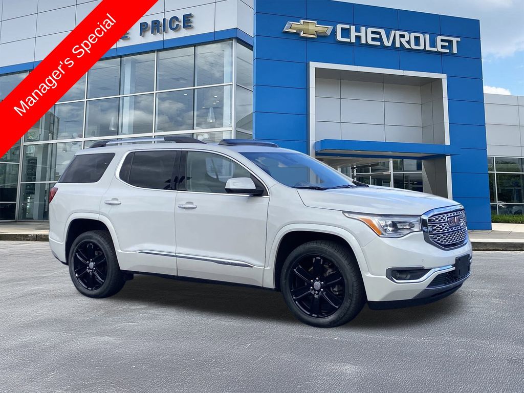 2017 GMC Acadia Denali's photo