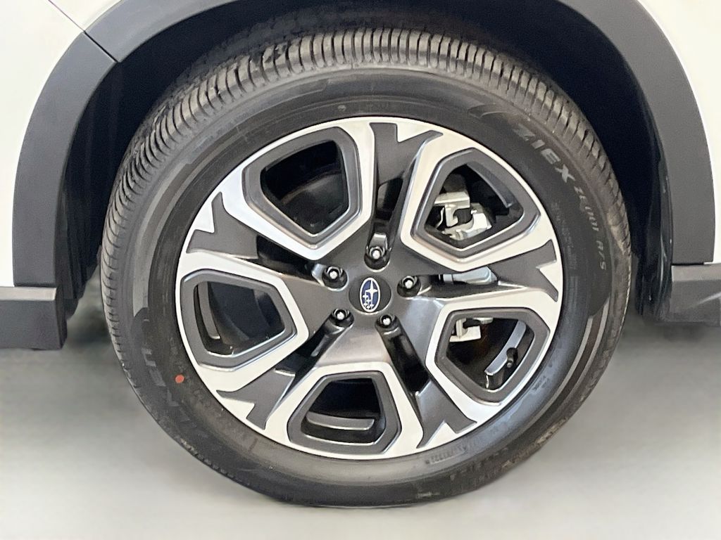 Used 2025 Crystal White Pearl Subaru Touring image 34