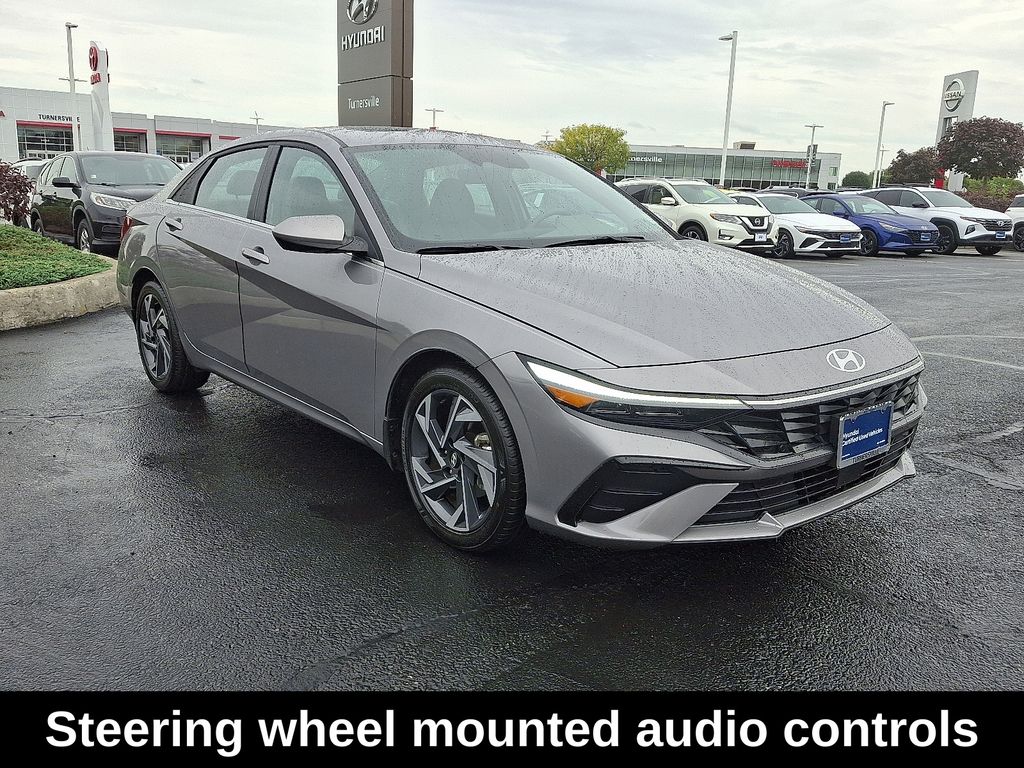 Thumbnail: 2025 Hyundai Elantra - 4