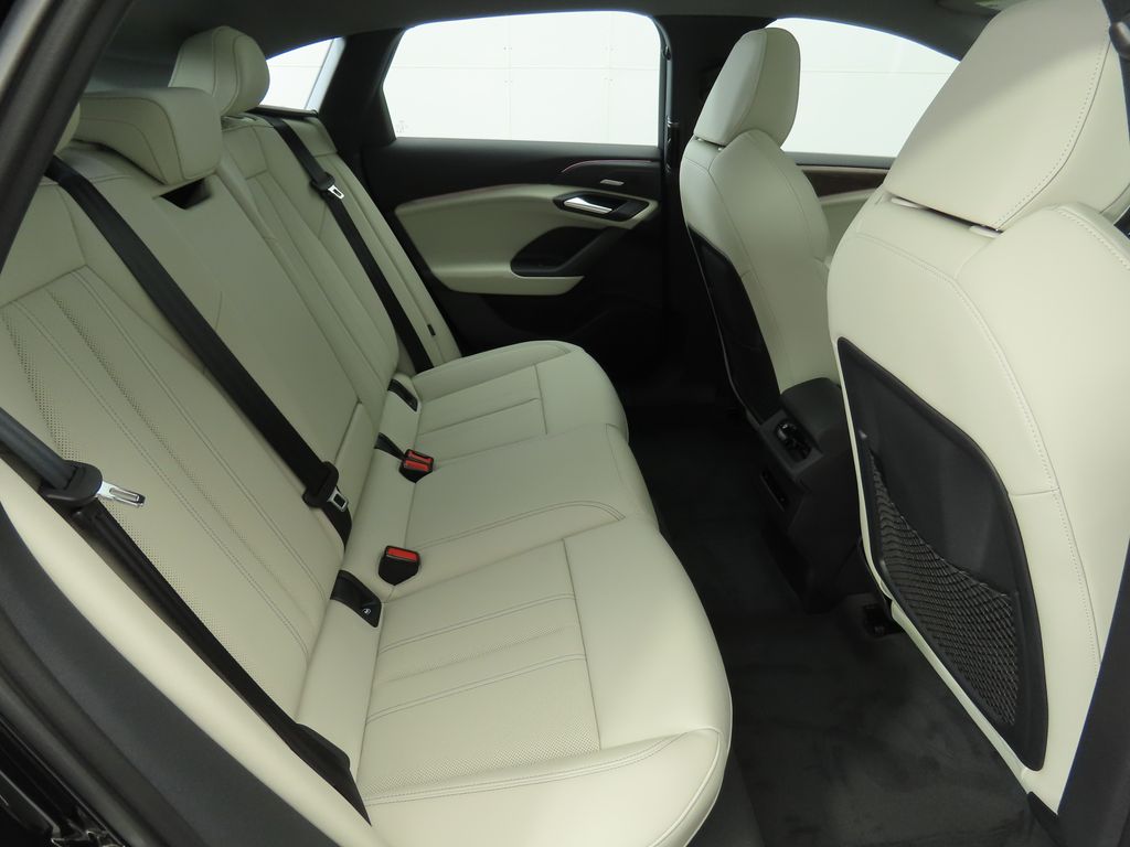 Thumbnail: 2025 Audi A6 - 22