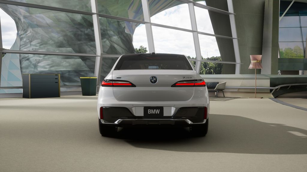 Thumbnail: 2025 BMW 7 Series - 31