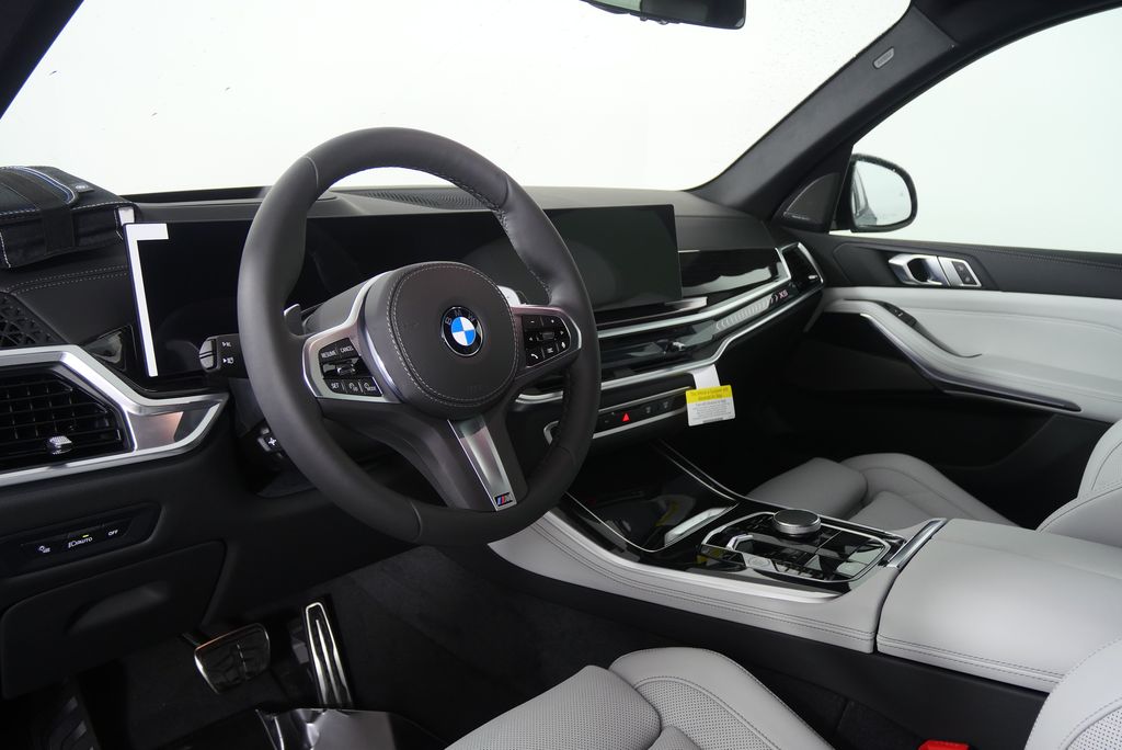 Thumbnail: 2026 BMW X5 - 13