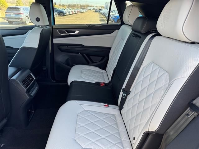 2025 Volkswagen Atlas Cross Sport SEL Premium R-LINE - Photo 9