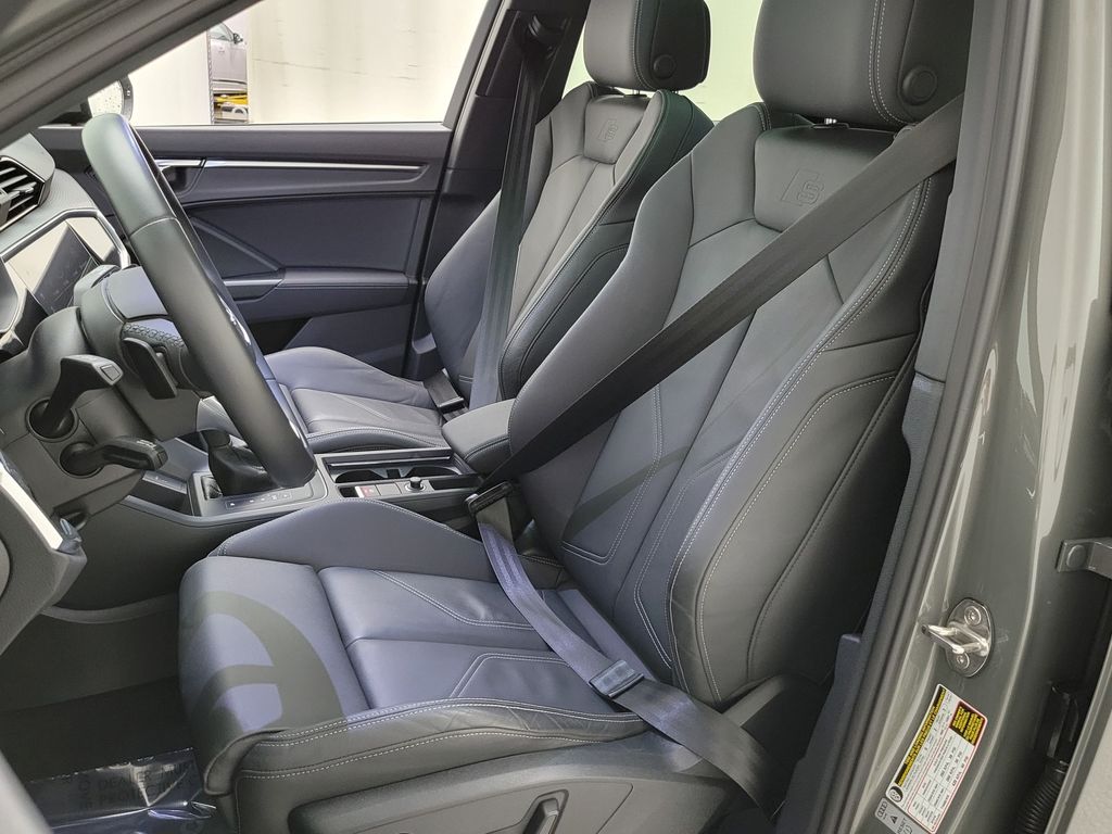 Thumbnail: 2023 Audi Q3 - 23