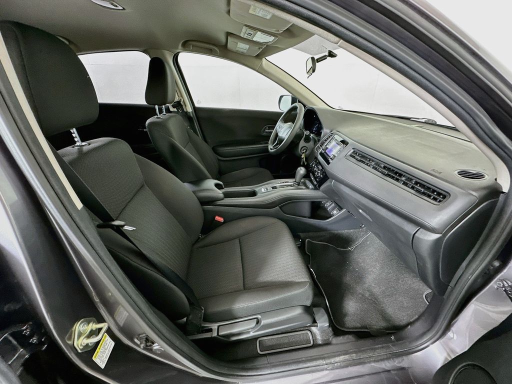 Thumbnail: 2016 Honda HR-V - 25