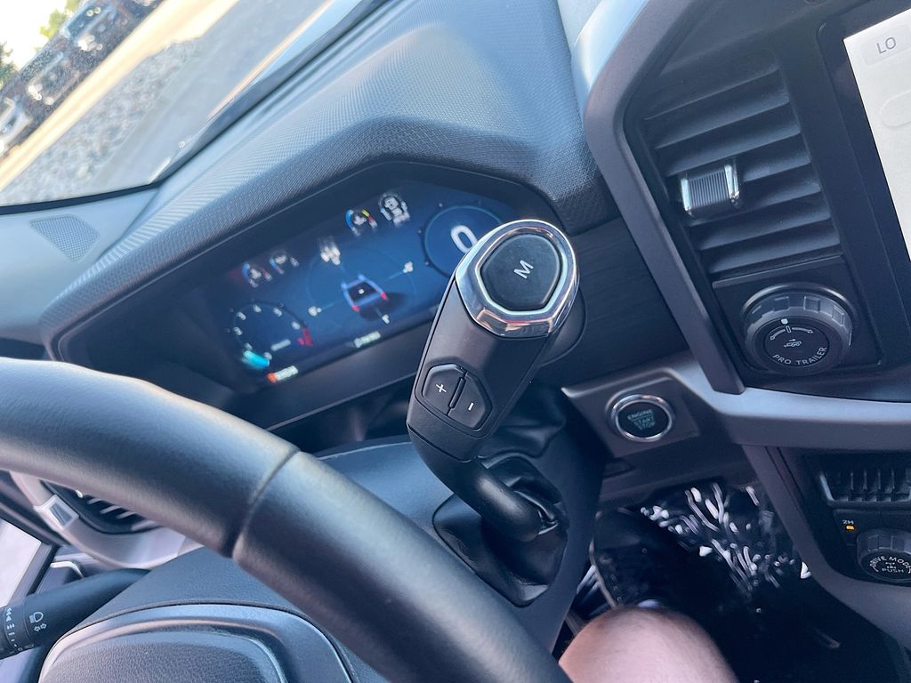 Used 2024 Blue Ford XLT image 17