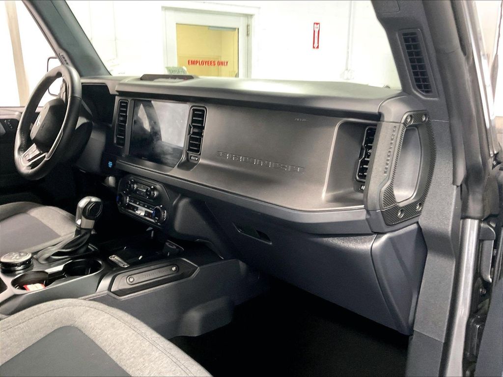2025 Ford Bronco — photo 13