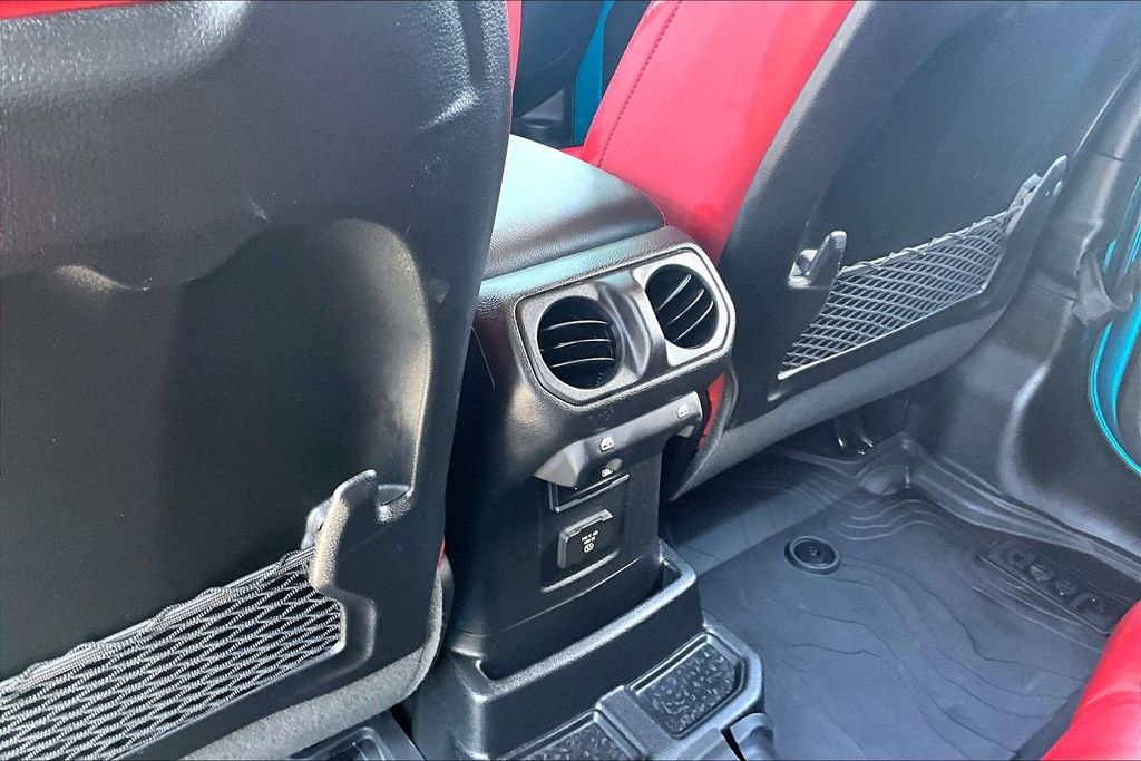 Used 2024 Jeep Wrangler SUV