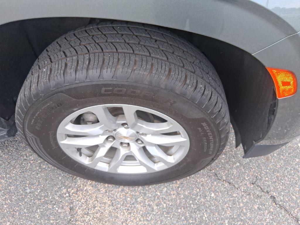 Used 2023 Green Chevrolet LT image 14