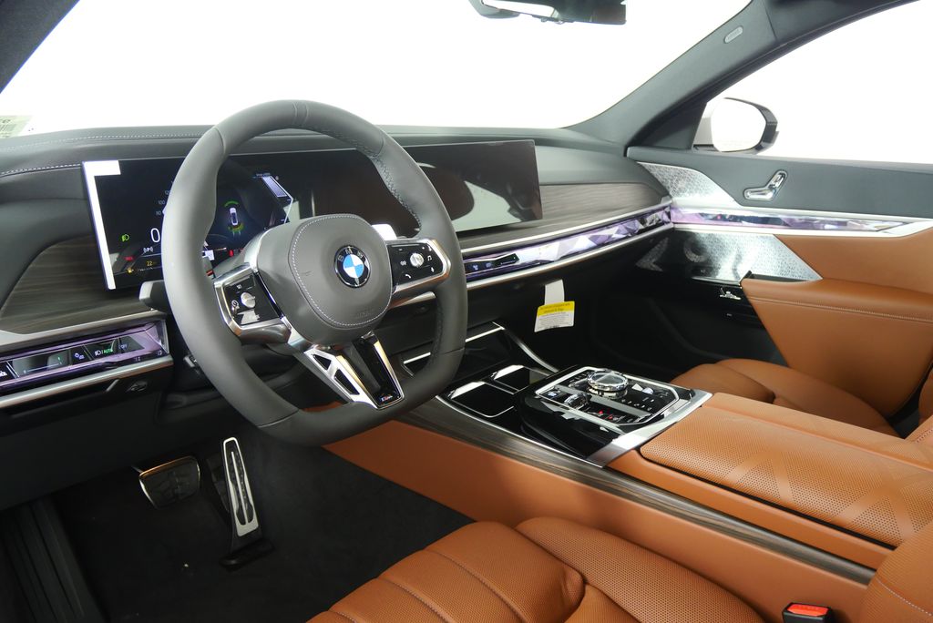 Thumbnail: 2025 BMW 7 Series - 13