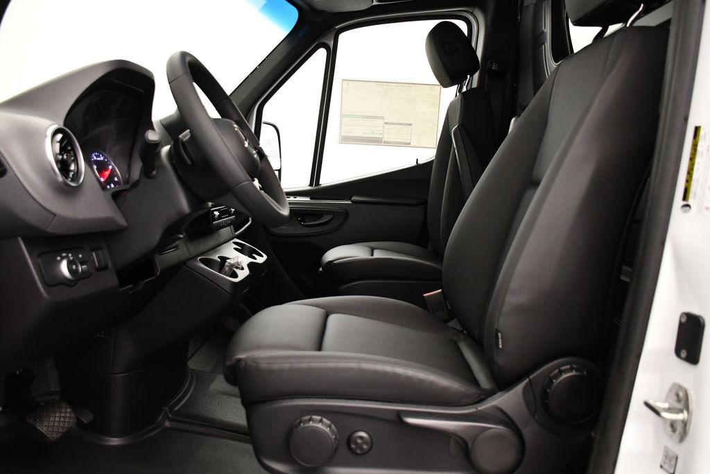 Thumbnail: 2026 Mercedes-Benz Sprinter - 24