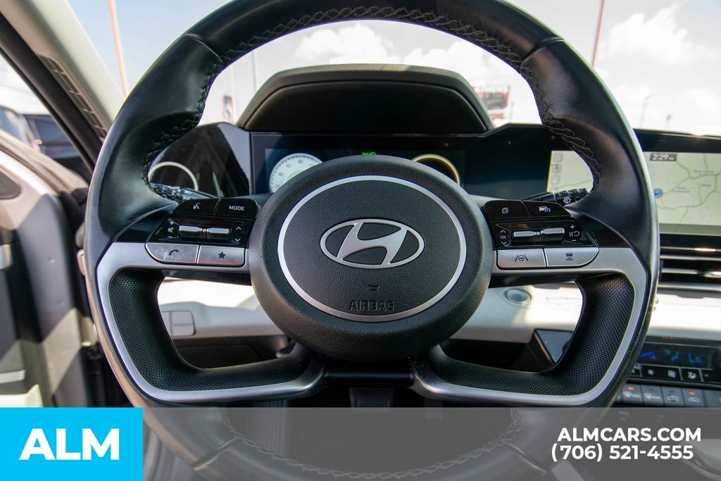 2024 Hyundai Elantra Limited photo 18