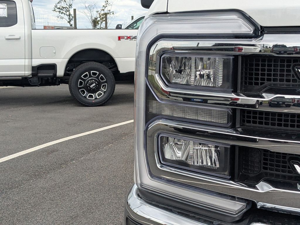 2026 Ford F-350 Super Duty LARIAT