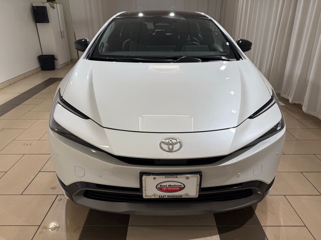 2024 Toyota Prius Limited 8