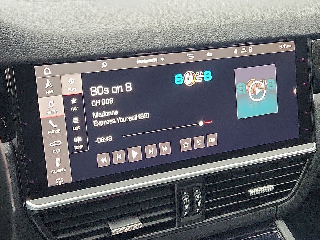 Thumbnail: 2021 Porsche Cayenne - 18