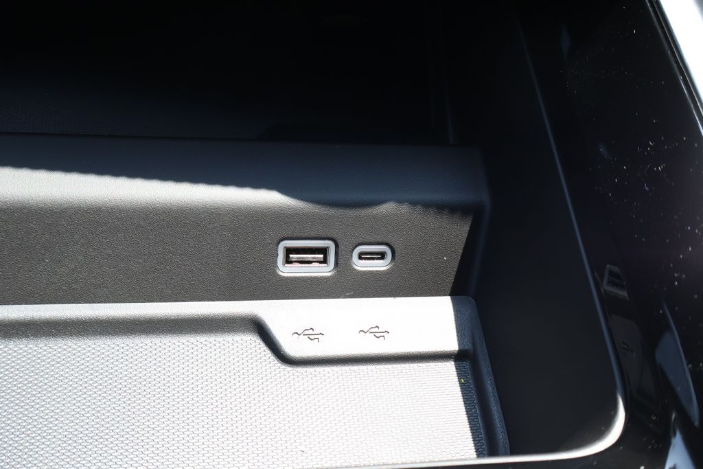 Thumbnail: 2025 Chevrolet Tahoe - 30