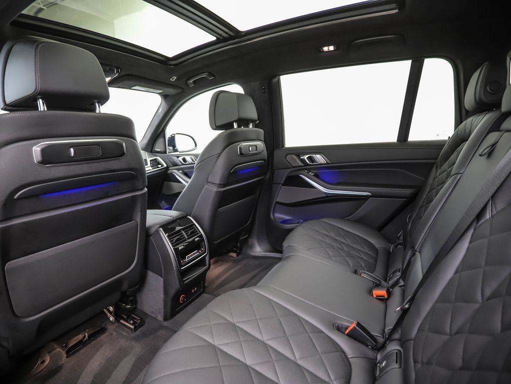 Thumbnail: 2024 BMW X7 - 21