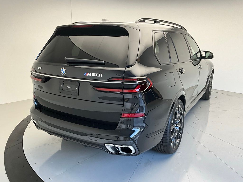 2023 BMW X7 M60i 3