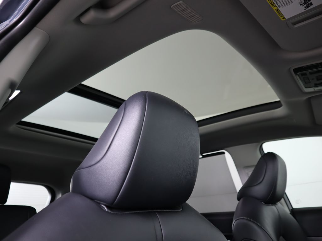 Thumbnail: 2024 Toyota Grand Highlander - 18