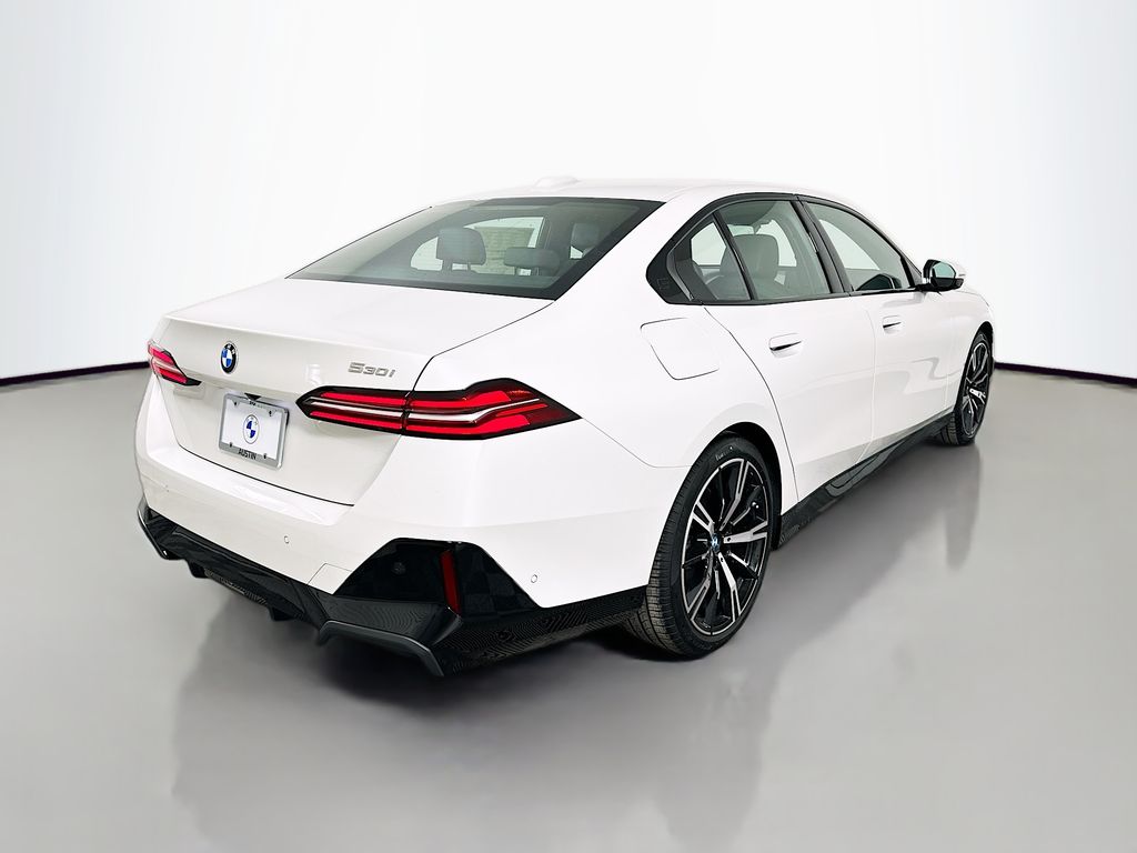 Thumbnail: 2026 BMW 5 Series - 5
