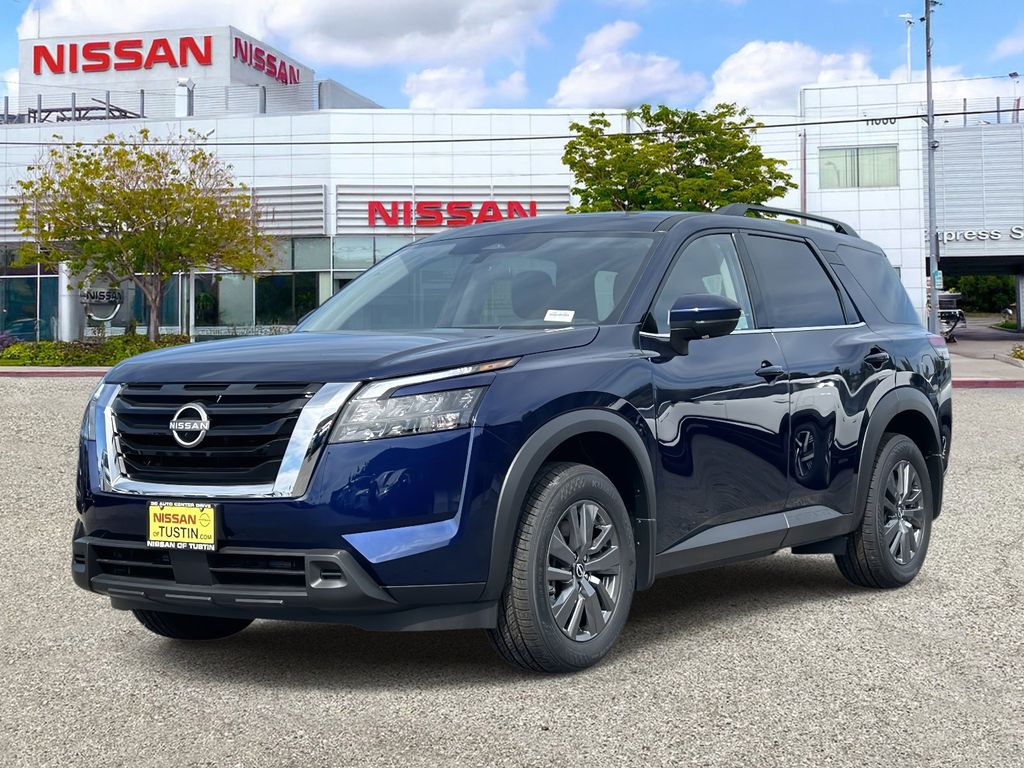 2025 Nissan Pathfinder SV