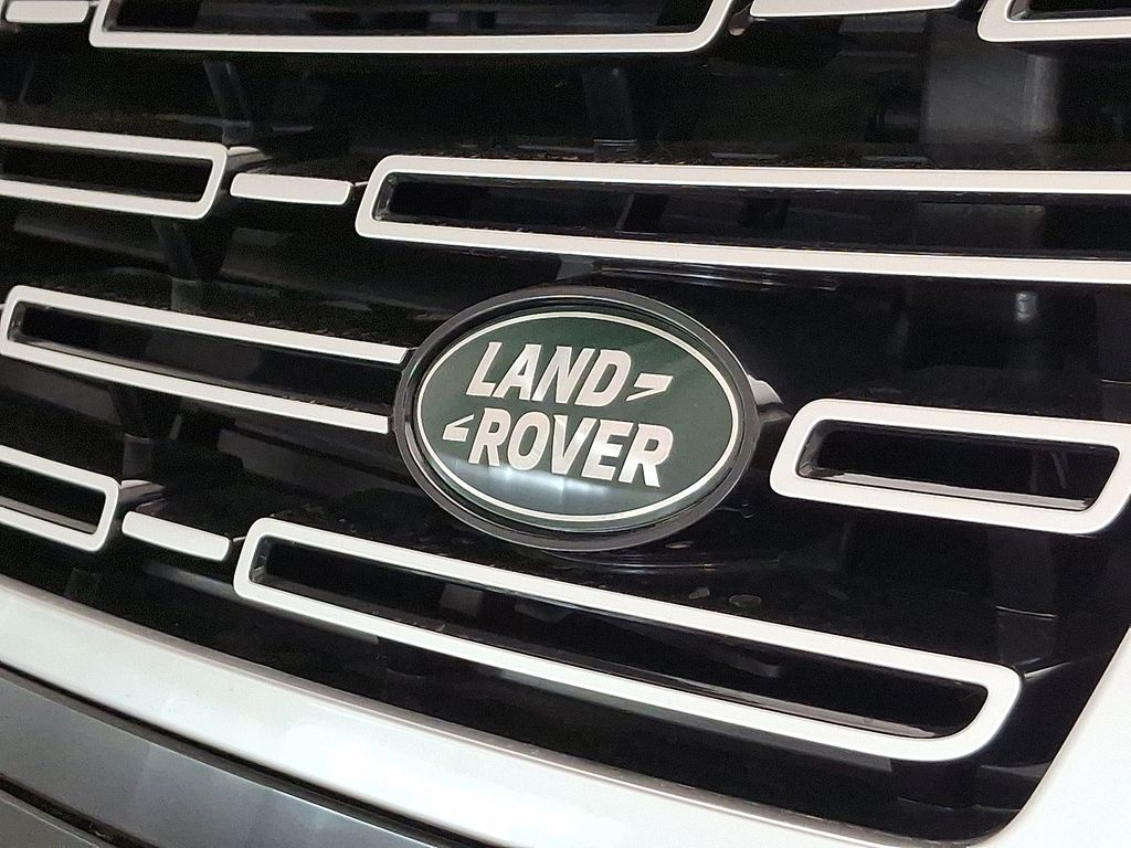2025 Land Rover Range Rover SE 20