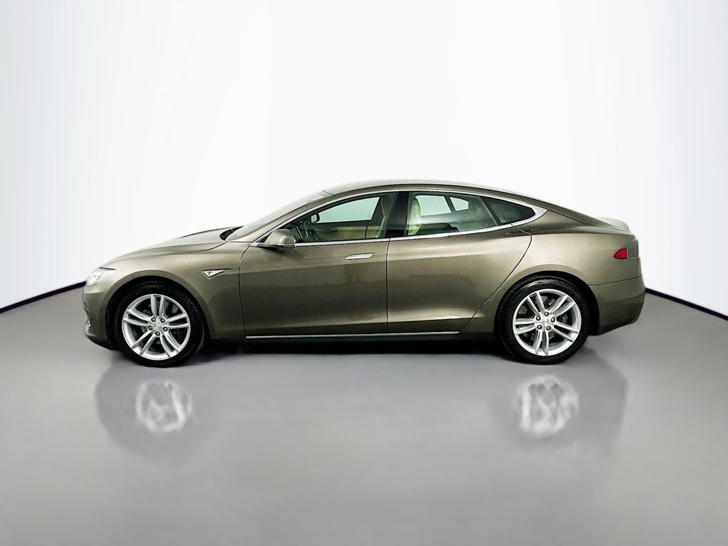 2015 Tesla Model S  8