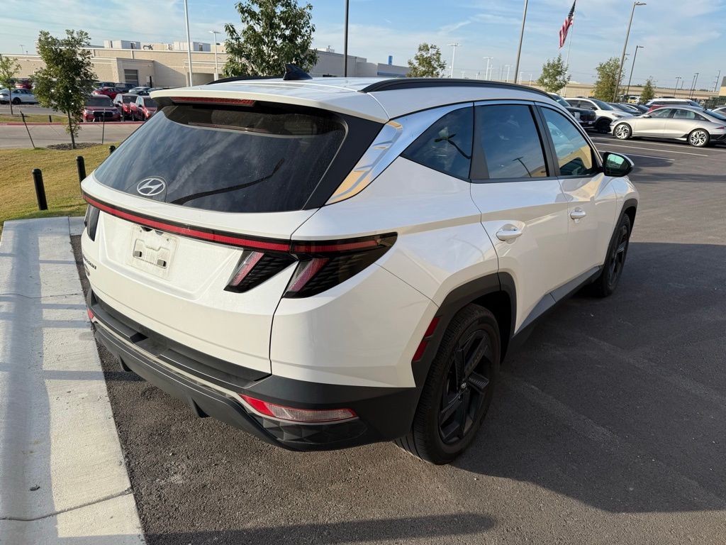 Thumbnail: 2022 Hyundai Tucson - 4