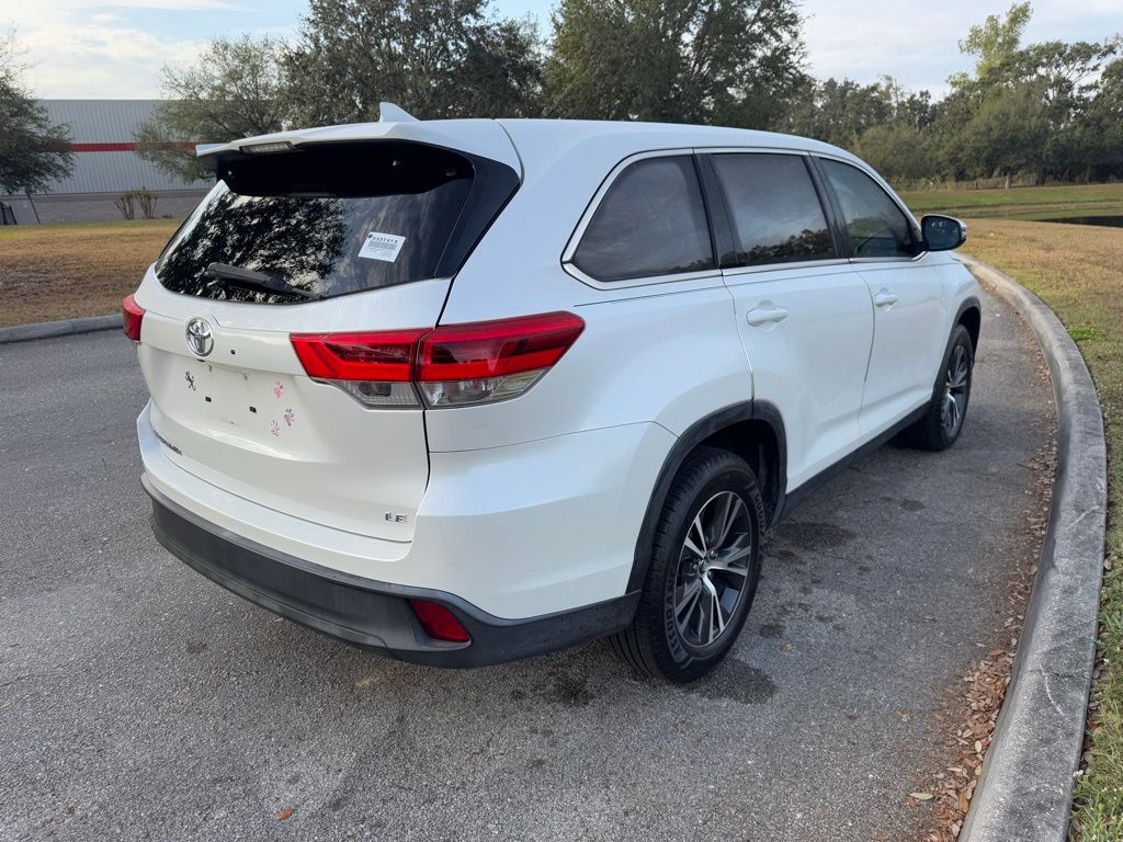 2019 Toyota Highlander LE 5