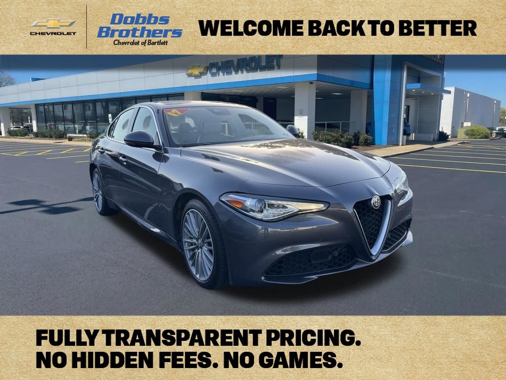Vesuvio Gray Metallic 2017 Alfa Romeo Giulia Sedan All-Wheel Drive 8-Speed Automatic