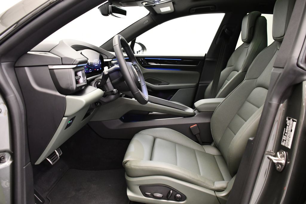 Thumbnail: 2025 Porsche Macan - 5