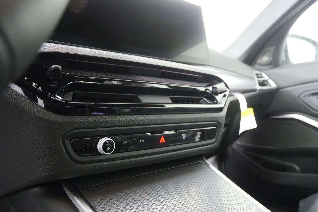 Thumbnail: 2026 BMW 3 Series - 21