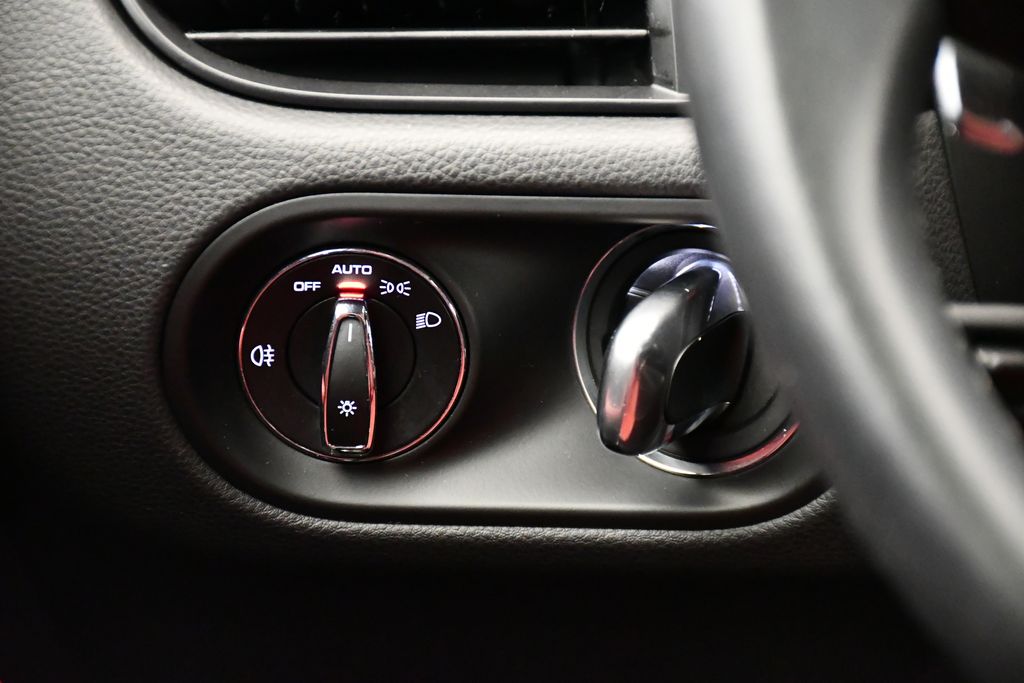 Thumbnail: 2024 Porsche Macan - 26