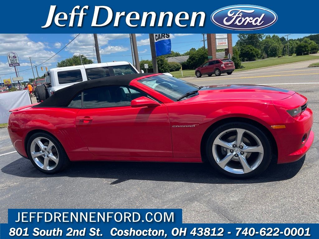 2015 Chevrolet Camaro Rojo (Red Hot) Descapotable Tracción trasera 6 velocidades Automática