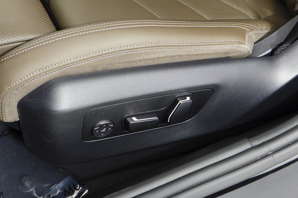 Thumbnail: 2024 BMW 5 Series - 23