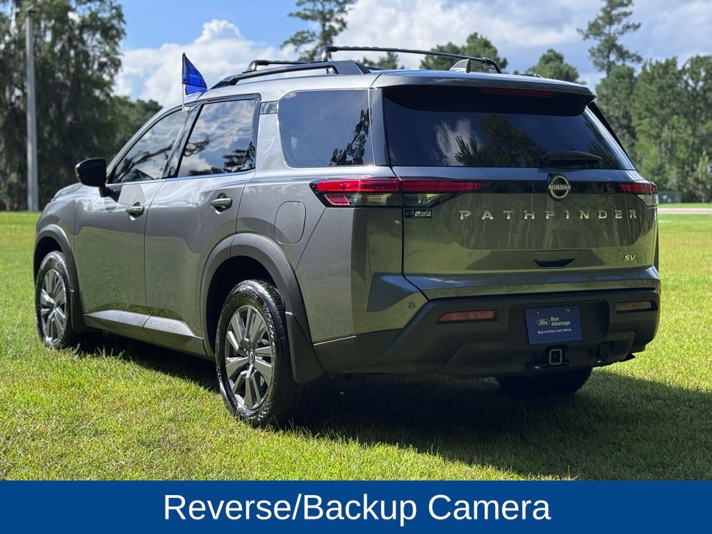 2024 Nissan Pathfinder SV