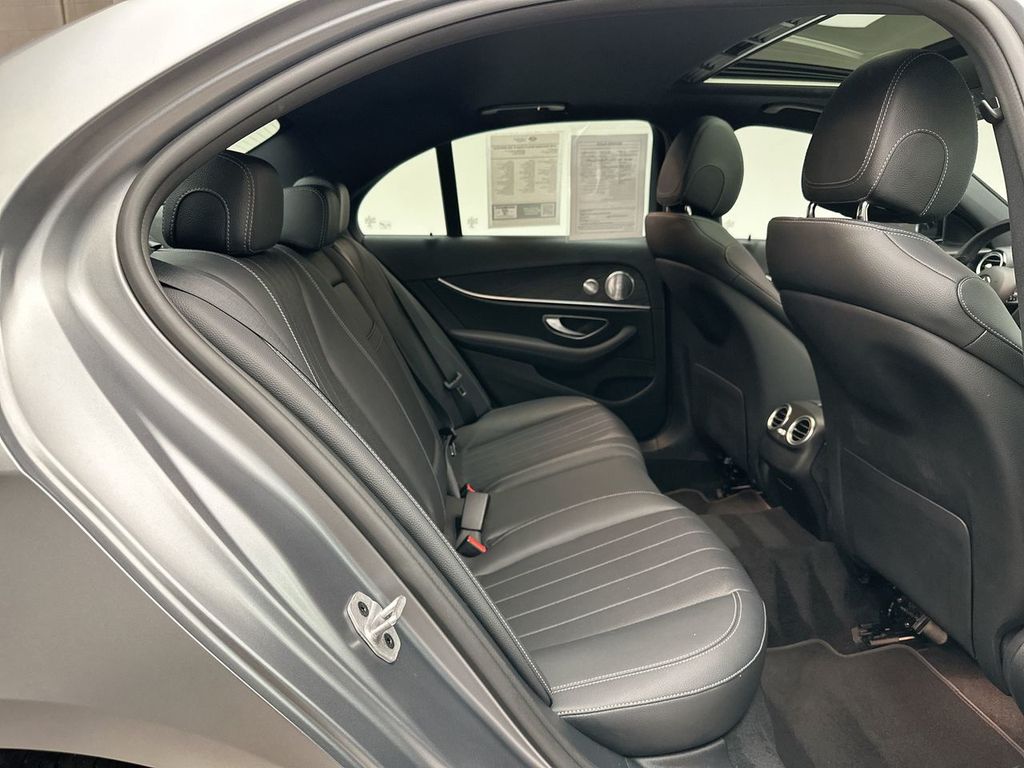 Thumbnail: 2020 Mercedes-Benz E-Class - 7